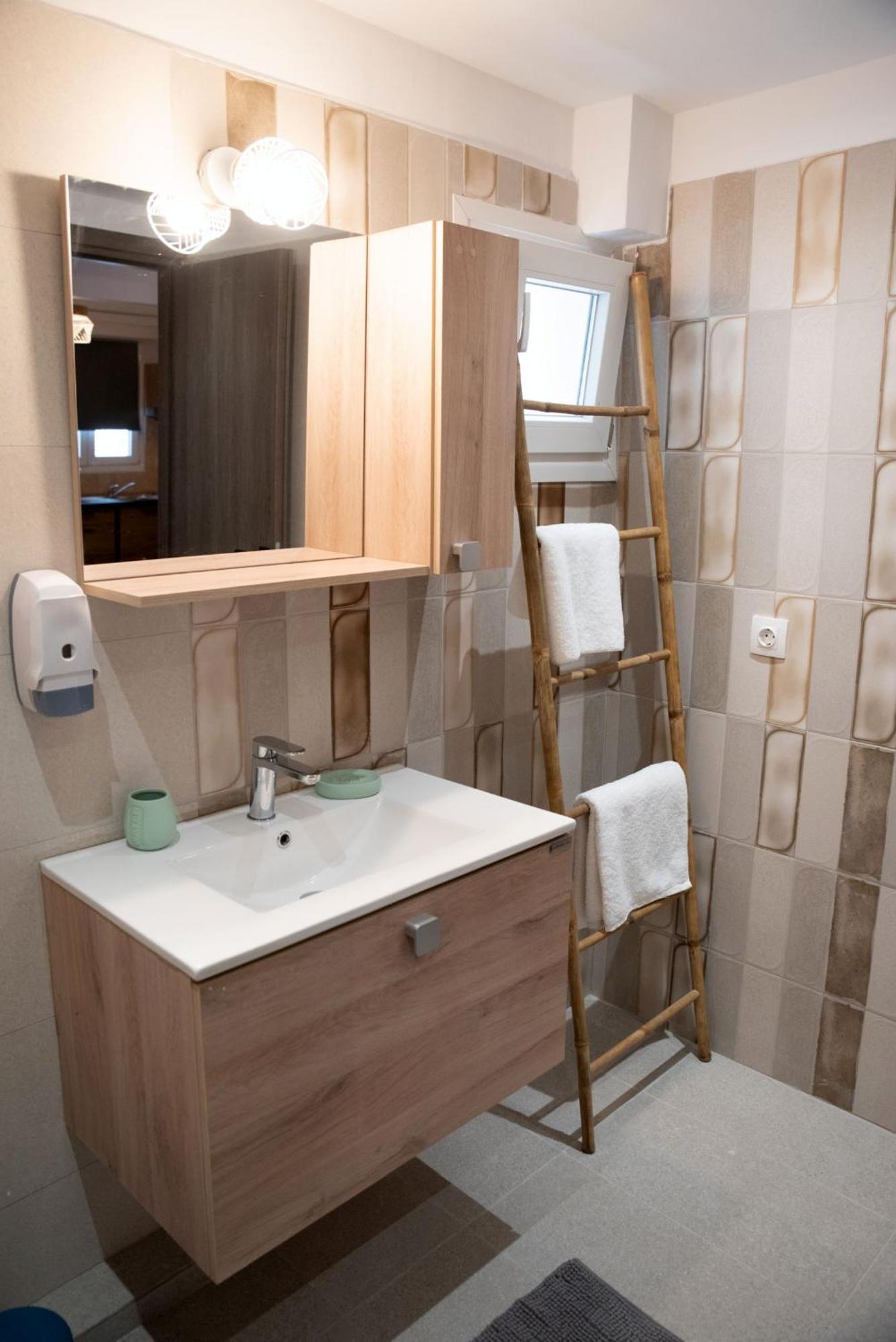 Niki Athens Suites - Urban Apartment In Athens Center Ngoại thất bức ảnh